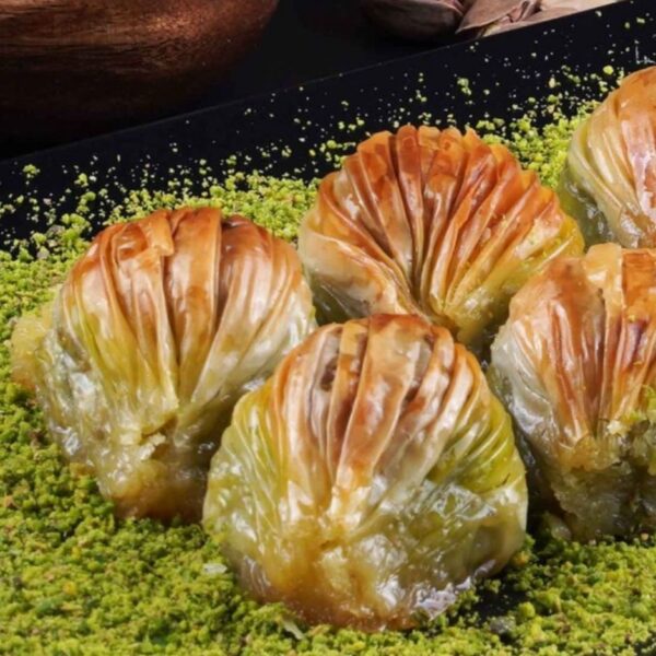 Moda Mussel Shape Baklava  W/Pistachio , 40 pcs, 2.75lb
